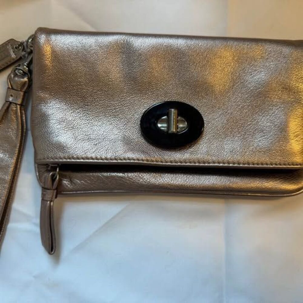 Coach Rose Gold Metallic Leather Foldover Clutch Wristlet Turnlock 42179 EUC